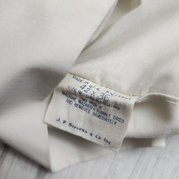 Vintage Set of 2 Peanuts Snoopy and Woodstock Hearts Pillow Case and Full Gang - Picture 11 of 15